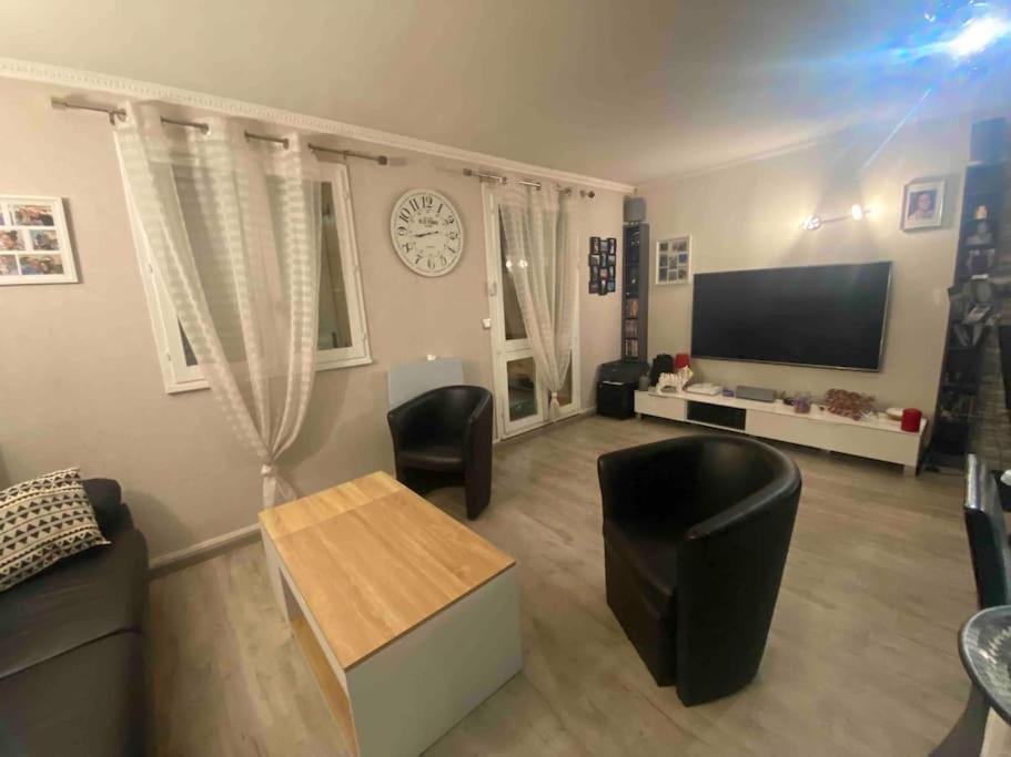 Chez Manu Meuble De Tourisme 2 Etoiles Pour 6 Personnes - 3 Chambres Villeparisis Dış mekan fotoğraf